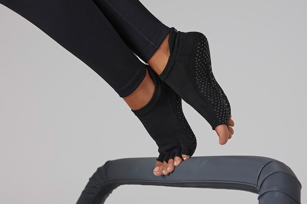 Toesox ・TAVI ヨガ靴下 滑り止め おすすめ ピラティス ソックスの愛用者レビューをお届け 第4弾