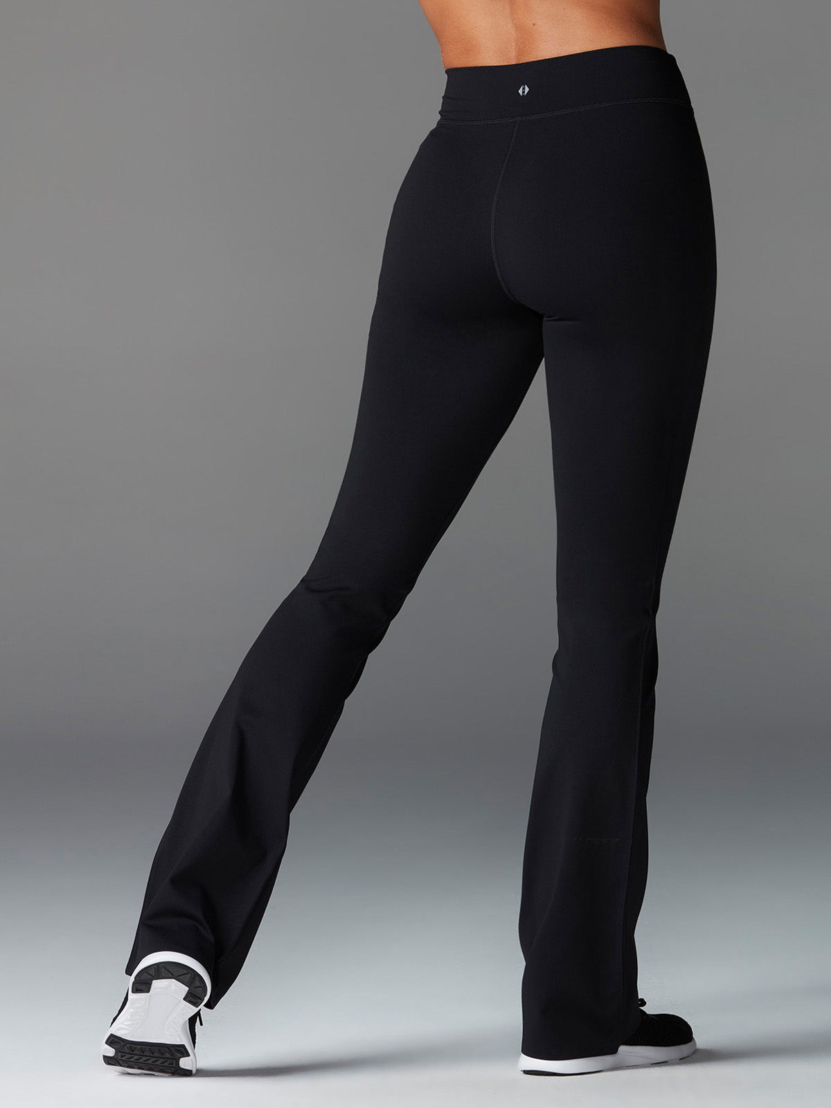 [TAVI] High Waisted Bootcut / Yoga Pants, Pilates, Flare, Beautiful Legs, Beautiful Buttocks, Sweat Absorbent, Quick Drying